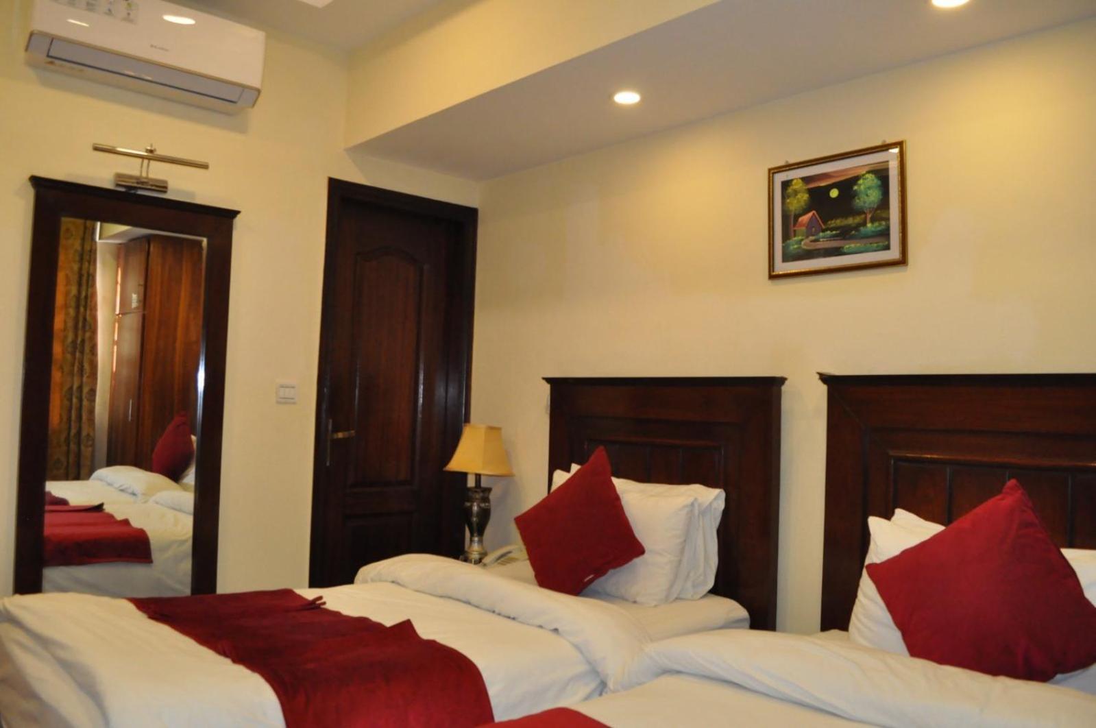 Diplomat Hotel Islamabad Ngoại thất bức ảnh