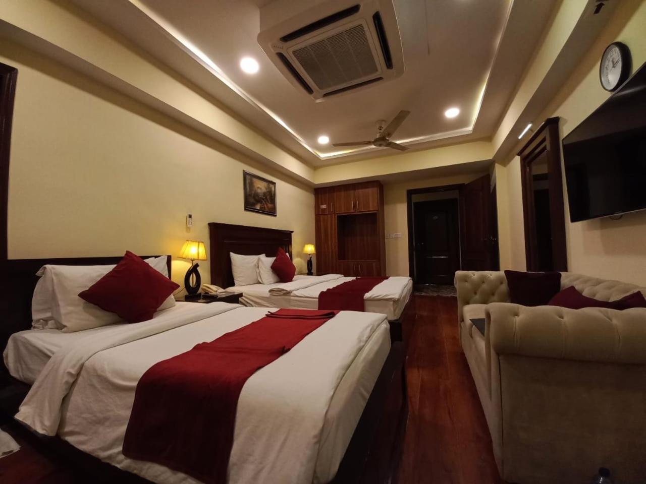 Diplomat Hotel Islamabad Ngoại thất bức ảnh
