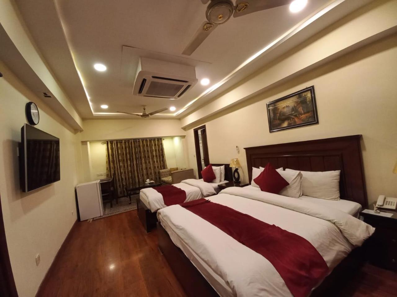 Diplomat Hotel Islamabad Ngoại thất bức ảnh
