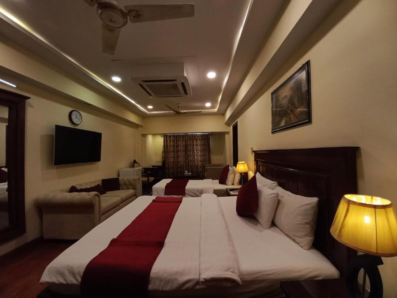 Diplomat Hotel Islamabad Ngoại thất bức ảnh