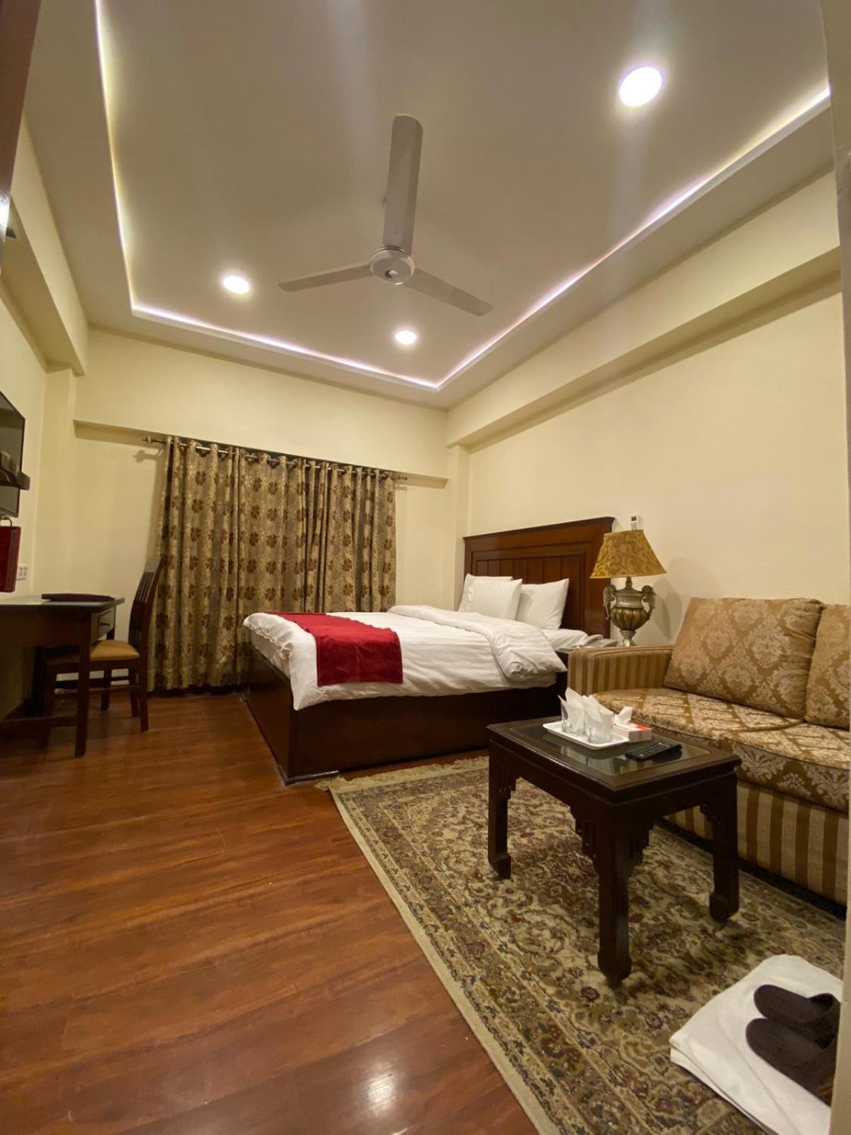 Diplomat Hotel Islamabad Ngoại thất bức ảnh