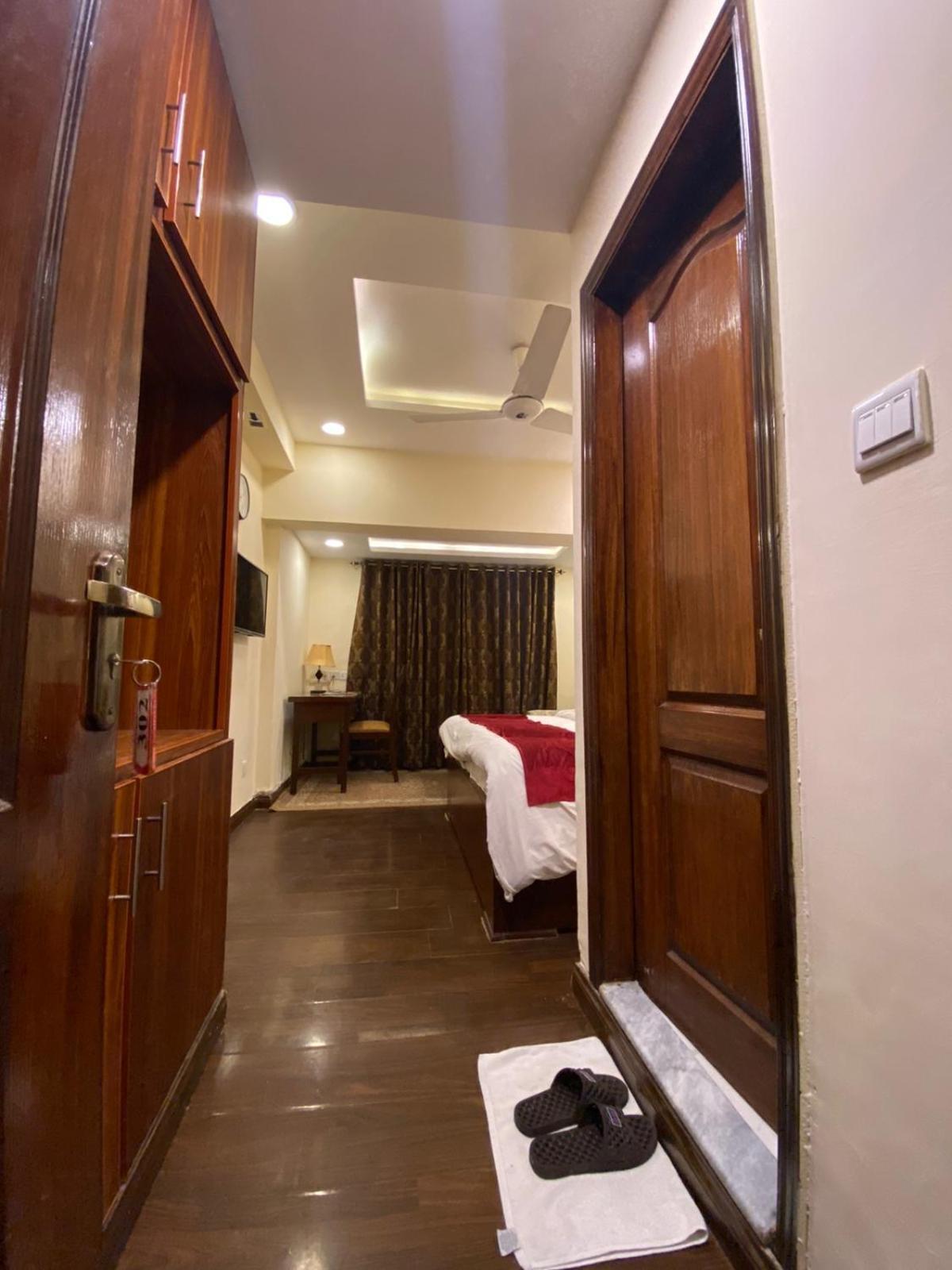 Diplomat Hotel Islamabad Ngoại thất bức ảnh